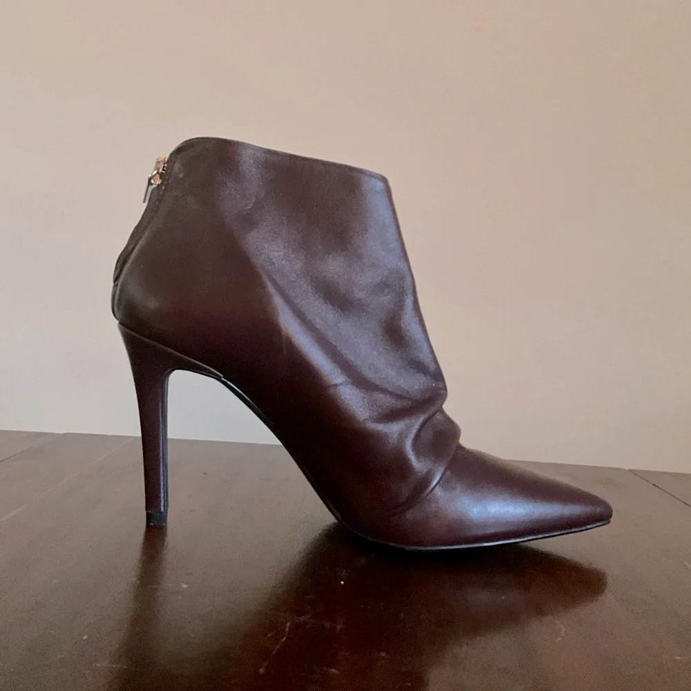 NWT - Bianca Di - Scrunch Ankle Boot in Bordeaux Leather - EU 39 / US 8.5-9